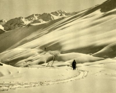 大约于1935年在奥地利巴特霍夫加施泰因附近的上Schlossalm滑雪。 作者 不明