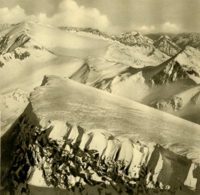 白雪覆盖的山脉，奥地利巴特霍夫加施泰因，约摄于1935年。 作者 不明
