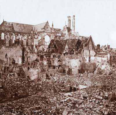 Soissons大教堂，法国北部Soissons，c1914-c1918。 作者 不明