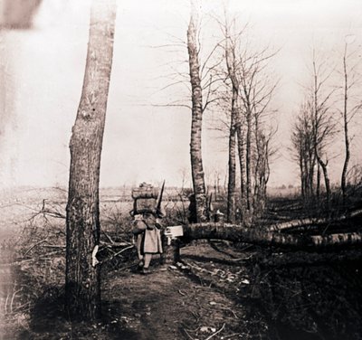 背着背包的士兵c1914-c1918 作者 不明