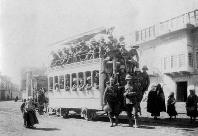 卡兹曼东部萨里军团的士兵，前往伊拉克巴格达，1917-1919年 作者 不明