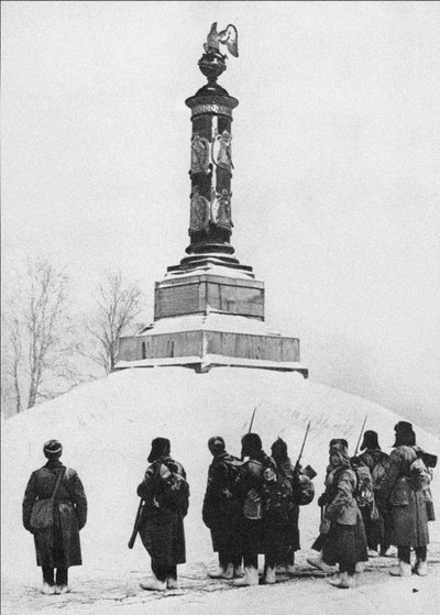 苏联士兵在Tarutino Kaluga村的1812年战争英雄纪念碑 作者 不明
