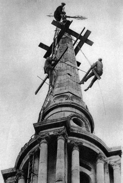 1926-1927年，伦敦，白杨树，在诸圣堂的尖顶上的e徒 作者 不明