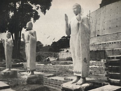 Ruwanwali Dagoba前面的石像，阿努拉德普勒，1926年恢复 作者 不明