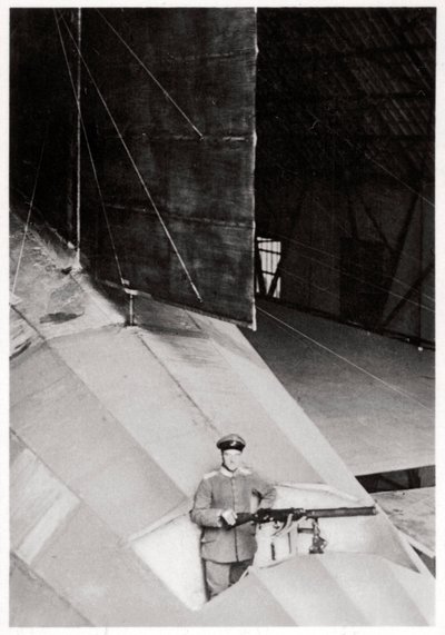 第一次世界大战，德国军队齐柏林飞艇的尾炮手，1914-1918年，1933年 作者 不明
