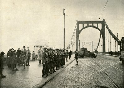 第18轻骑兵在科隆守卫莱茵河上的一座桥，1919年。 作者 不明