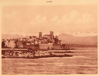 阿尔卑斯山脊和昂蒂布，1930年。 作者 不明