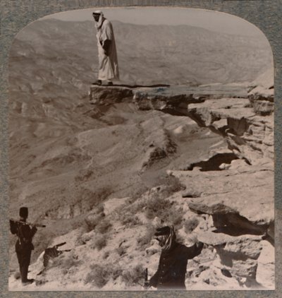 亚诺河。德拉戈曼站在岩石上，c1900 作者 不明