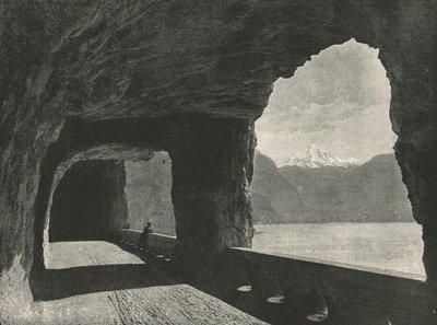 1895年，瑞士Fluelen附近的Axenstrasse。 作者 不明