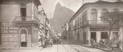 时尚的Rua Sao Clemente的Botafogo尽头。远处的科尔科瓦多，1914年 作者 不明
