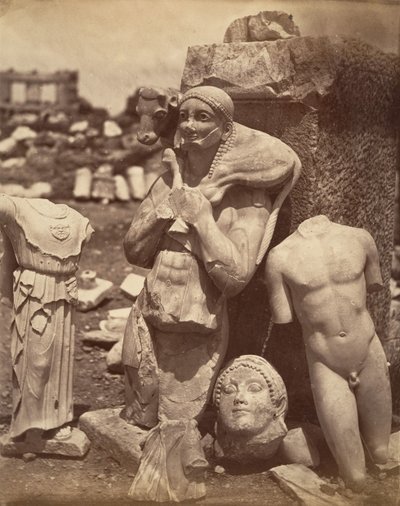 在雅典卫城开棺后不久的抱犊人和Kritios男孩，Danse...，约1865年。 作者 不明