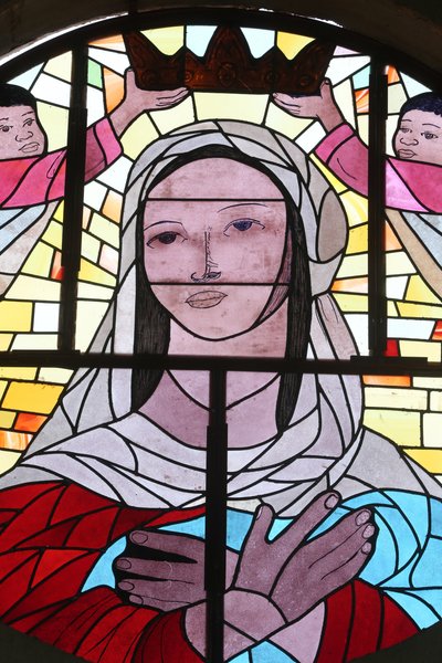 The Coronation of Mary, stained glass window. Lome. Togo 作者 不明