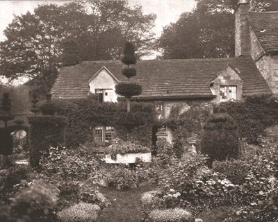 1894年在德比郡哈登堂附近的小屋。 作者 不明