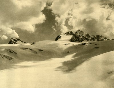 上奥地利州达赫施泰因山的Hallstätter冰川，建于1935年。 作者 不明
