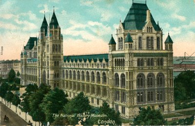 伦敦国家历史博物馆，建于1910年。 作者 不明