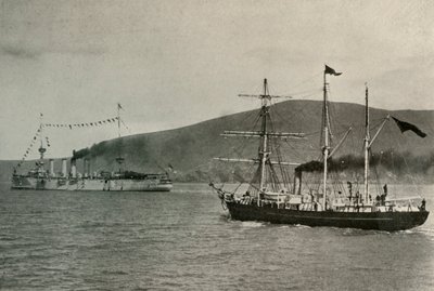 1909年1月1日在利特尔顿港的Nimrod Passing HMS Powerful ... 作者 不明