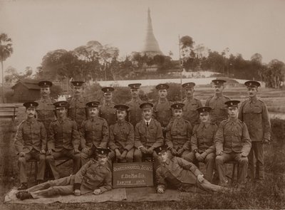 1913年，缅甸仰光，第一皇家芒斯特弗西里尔军需官工作人员 作者 不明