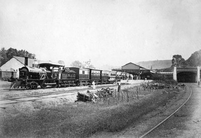 离开斯里兰卡康提站的皇家火车，大约于1910年代 作者 不明