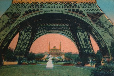 巴黎埃菲尔铁塔下看到的Trocadéro，约1920年 作者 不明