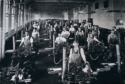 美国政府印刷局还运营126台铸造机，1916年 作者 不明