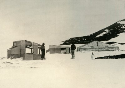 1909年，位于小屋点的发现探险队冬季区，c1908 ，。 作者 不明