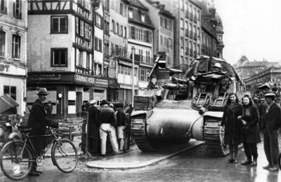 1944年11月，第一批盟军坦克抵达阿尔萨斯斯特拉斯堡 作者 不明