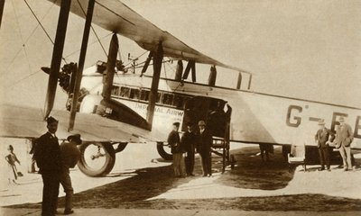 1929年，1935年，第一架印度航空邮件抵达伦敦南部的克罗伊登机场。 作者 不明