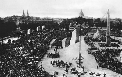 伟大的胜利大游行，1919年7月14日，法国巴黎 作者 不明