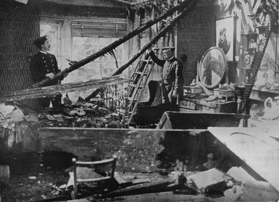 1915年绍森德（Southend）失事房屋之一的内部 作者 不明