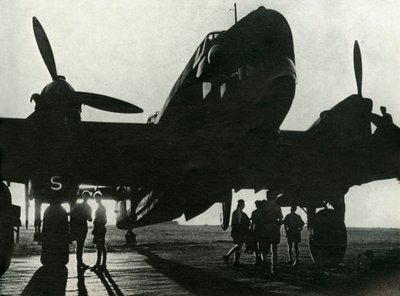 1945年，大约在1942年至1943年，可以将邮件运往班加西。 作者 不明