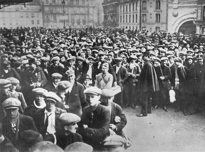 新的法国军队：1915年应征入伍的应征入伍者和志愿者 作者 不明