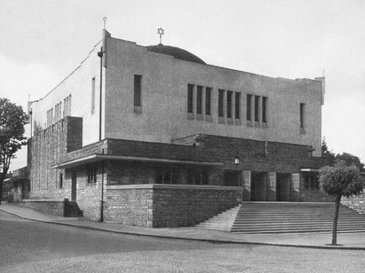 彼得·贝伦斯（Peter Behrens）于1928年在斯洛伐克兹利纳（Zilina）新建的Neolog犹太教堂 作者 不明