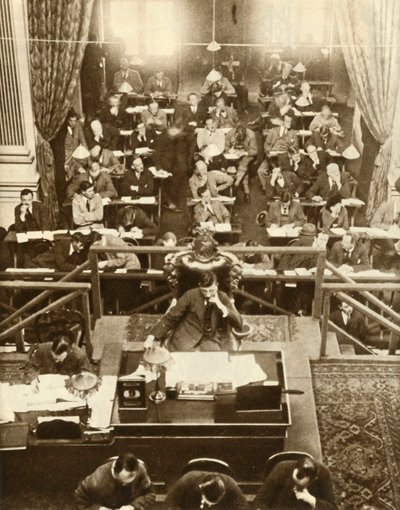 1935年9月9日，爱尔兰都柏林的Dail Eireann或众议院开幕。 作者 不明