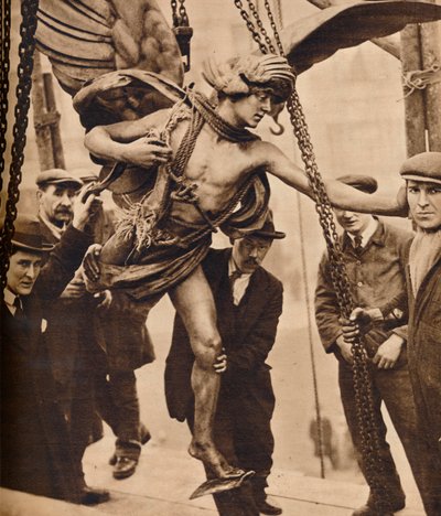 1925年，1938年，爱罗斯（Eros）撤离 作者 不明