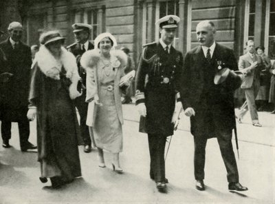 1935年1937年乔治五世国王禧年庆典期间，爱丁堡burg下。 作者 不明