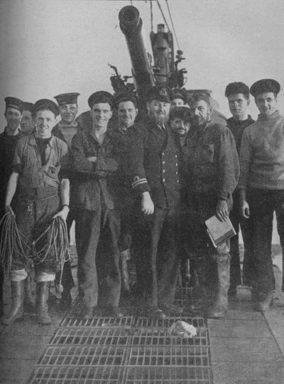 1941年，他们的战舰从坟墓升至胜利。 作者 不明