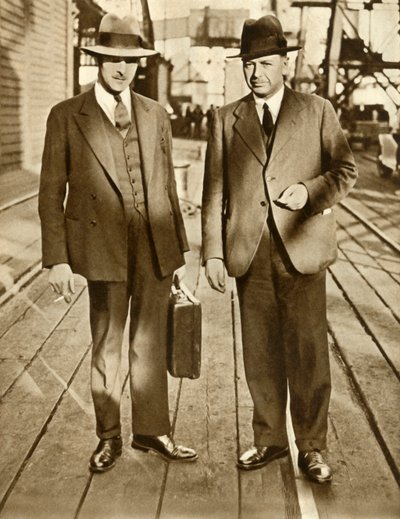 桑顿（Shornton）和麦克唐纳（MacDonald）在1933年大都市维克斯事件之后发布，1935年。 作者 不明