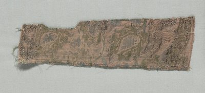 意大利哥特式丝绸的三个碎片，1350-1399年。 作者 不明