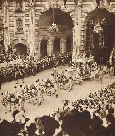 通过金钟拱门，1937年5月12日 作者 不明