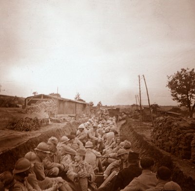 法国北部热尼库尔，开放式火车车厢中的部队，c1914-c1918 作者 不明