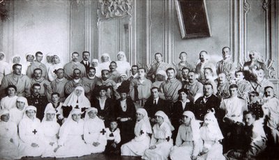 俄罗斯的沙皇（Tsarina Maria Fyodorovna）前往基辅的一家医院，1915年 作者 不明