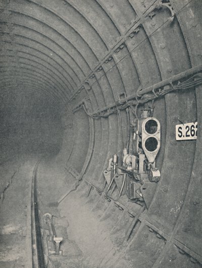 隧道信号和自动列车停车。伦敦地下铁路，1926年 作者 不明