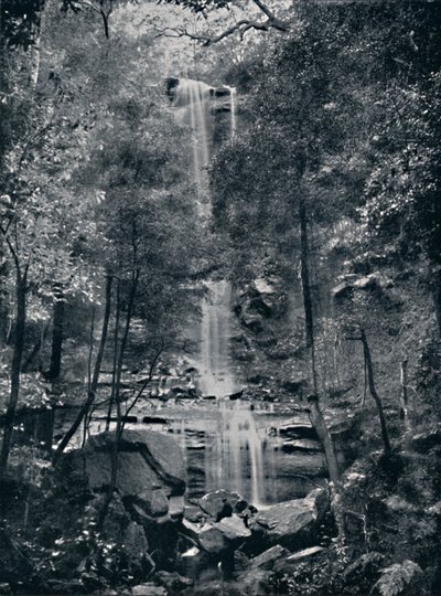 水谷，蓝山，c1900。 作者 不明