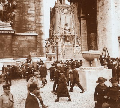 1919年7月，庆祝胜利，凯旋门的平民，法国巴黎 作者 不明