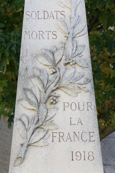 War Memorial. Guerard, France 作者 不明
