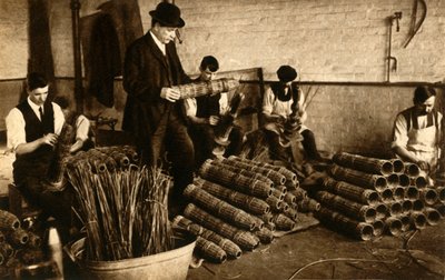 炮弹编织筐，诺丁汉，第一次世界大战，1914-1918年，1933年。 作者 不明
