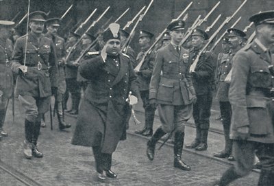 1937年，迎接另一位杰出的外国游客，1937年。 作者 不明
