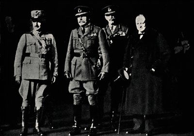 与1919年和1945年的迪亚兹将军和黑格元帅一起。 作者 不明