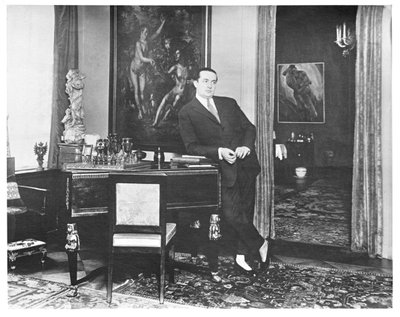 沃尔夫冈-古里特在他位于柏林波茨坦大街的画廊的书房里，约1925年。 作者 不明