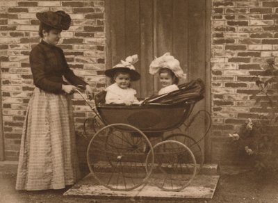 妇女和儿童在婴儿推车，1937年 作者 不明
